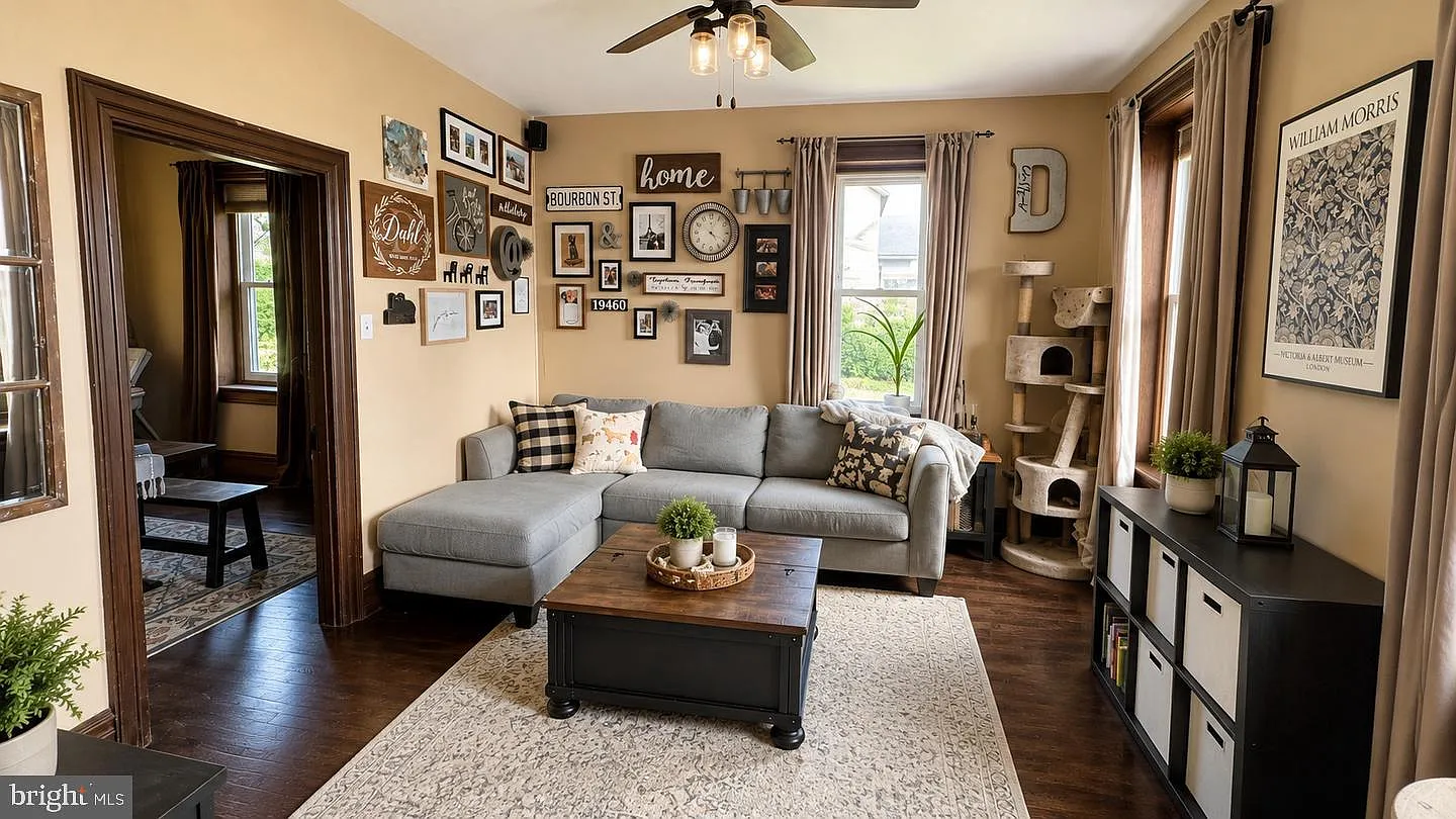 3 bed, 2.5 bath, 2300 sqft, $2,900 — Photo 2