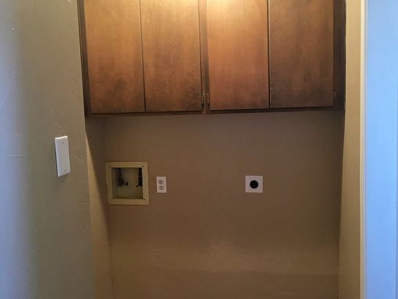 Washer & Dryer Hookup