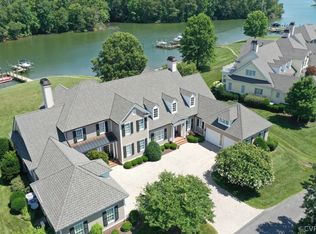 271 Harbour View Dr, White Stone, VA 22578