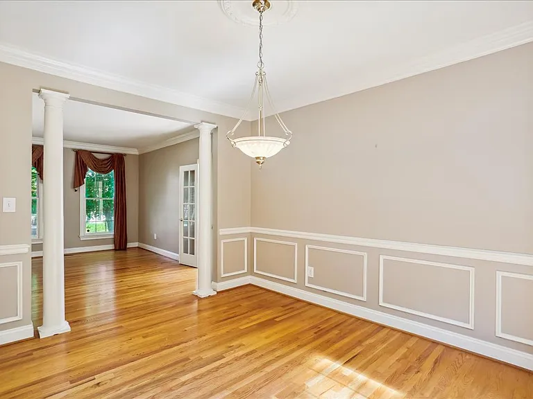 8931 Falls Farm Dr — Photo 32