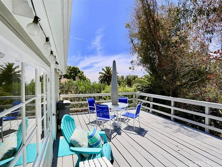 460 Saint Anns Dr — Photo 1