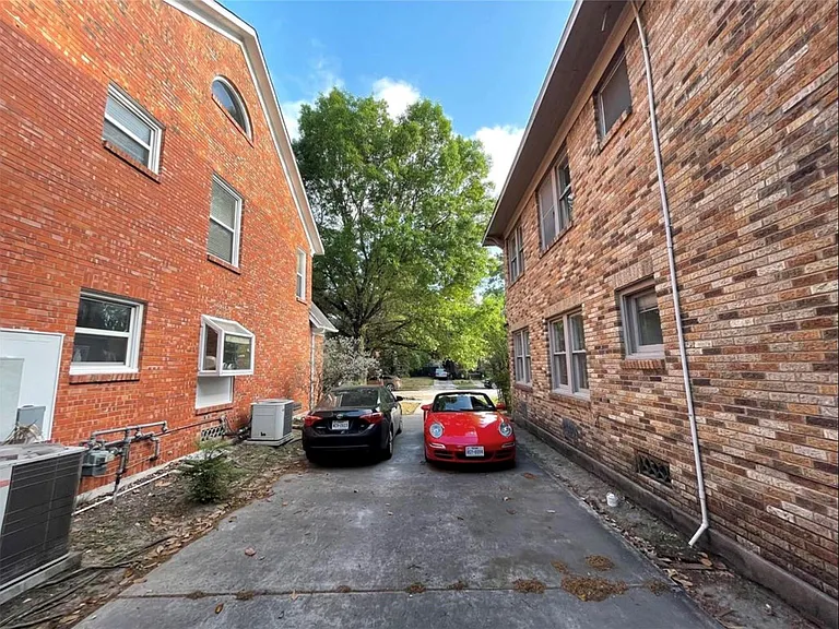 1706 Hawthorne St — Photo 19