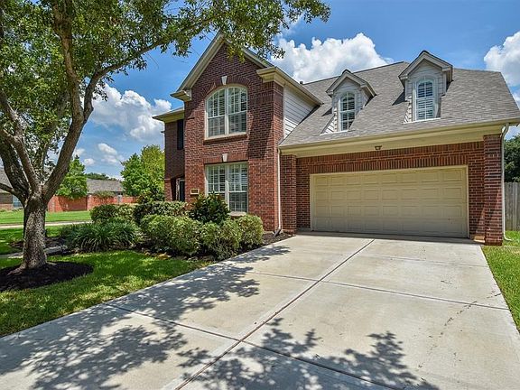 Spacious and wide driveway allows for plenty of off street parking!