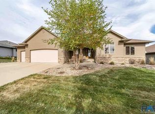 1904 W River Bend St, Brandon, SD 57005