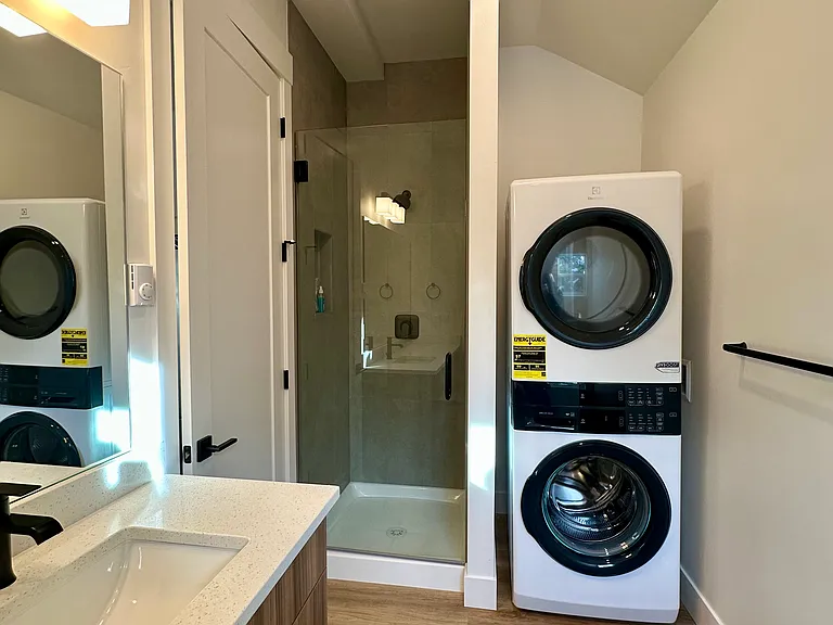 1453 NW Ogden Ave #2 — Photo 9