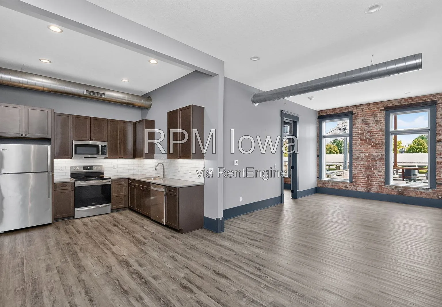 1 bed, 1.0 bath, $845 — Photo 2