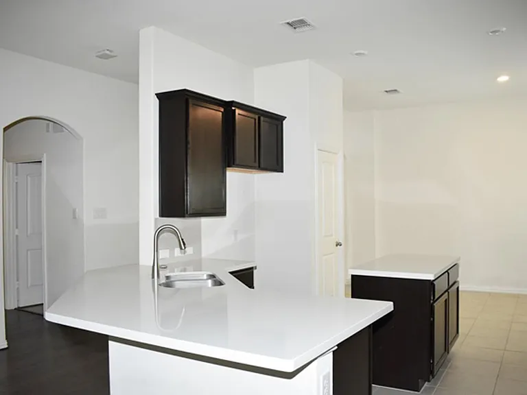 816 Joaquin Way — Photo 6