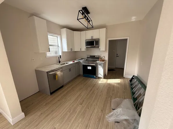 2815 Sutton St, Dallas, TX 75210