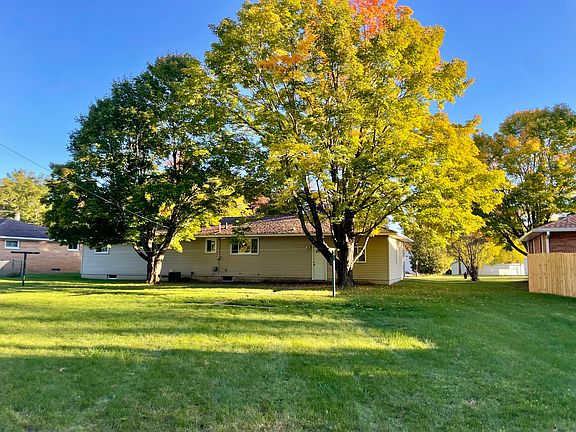 4th image of 125 Kelly Dr