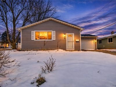 4 E Toulon Dr, Buffalo, NY, 14227