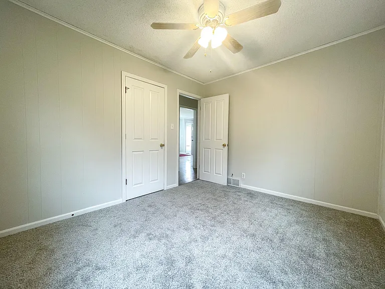 405 Hawthorne St — Photo 13