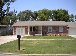302 W Poplar St, Independence, KS 67301