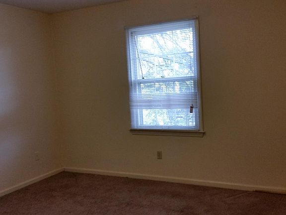 2nd image of 433 Lenney Dr APT B