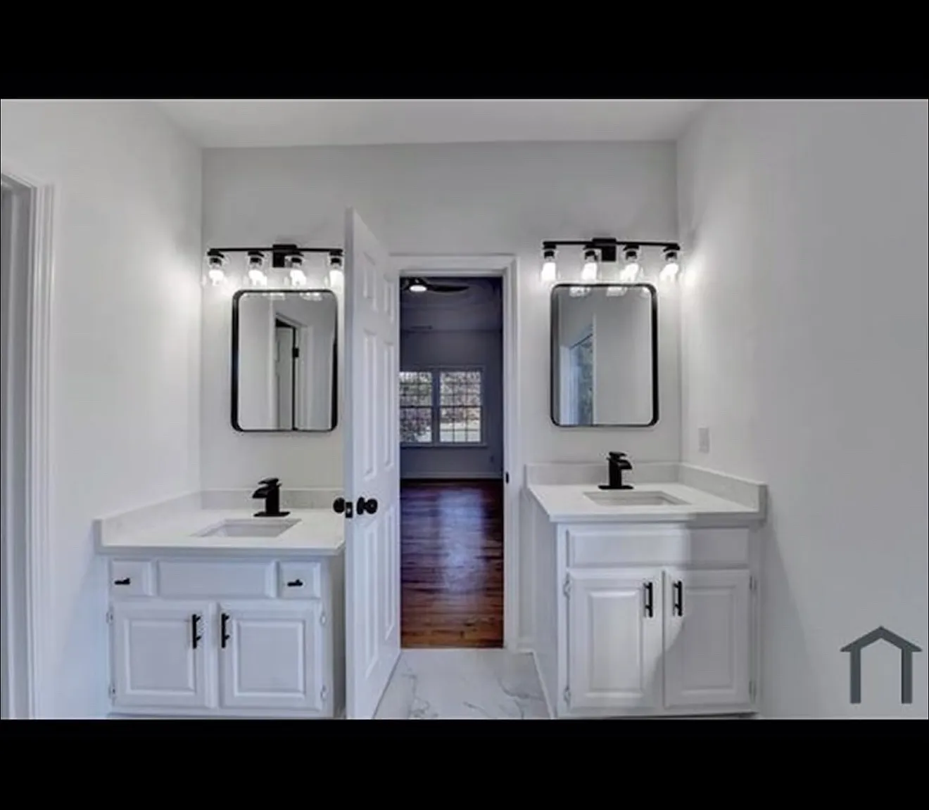 5 bed, 2732 sqft, $3,200 — Photo 2