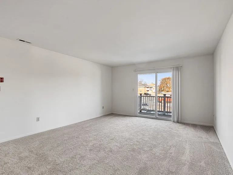 168 Lewis St — Photo 6