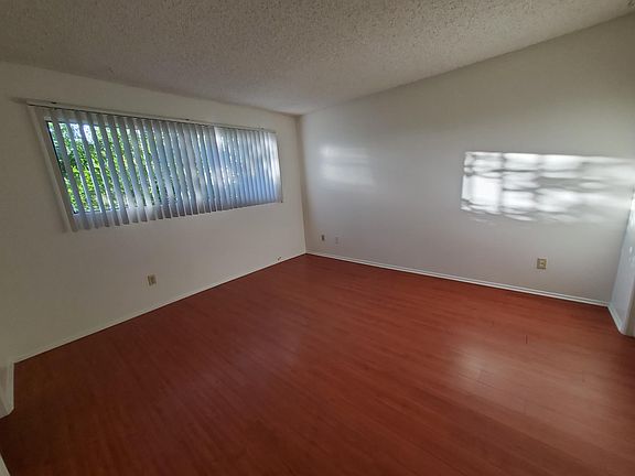5th image of 1609 Naomi St APT 2