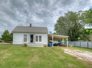 207 N McCoy Ave, Joplin, MO 64801