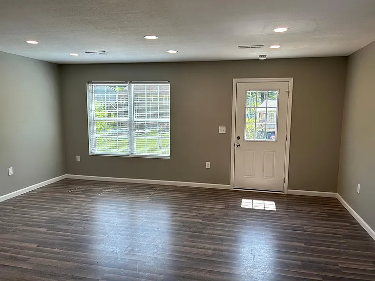 252 Keswick Dr — Photo 6