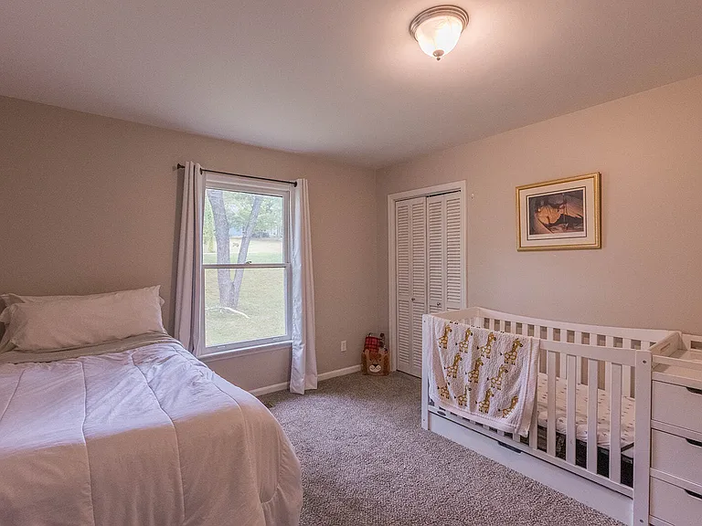 210 Elliott Ct — Photo 12