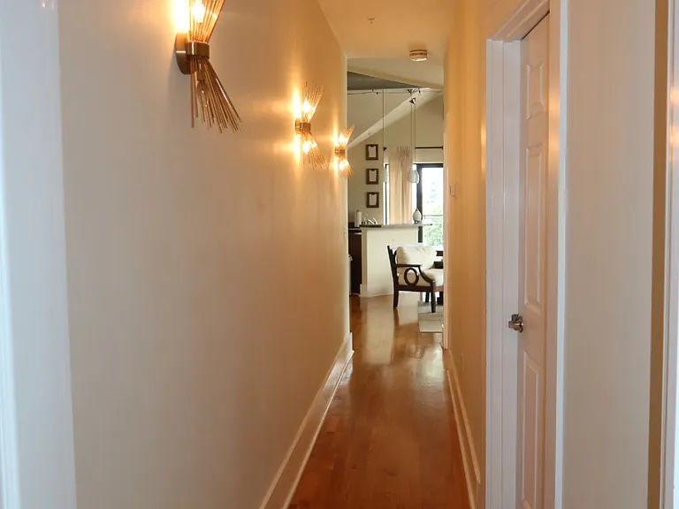 261 S Limestone #302 — Photo 20