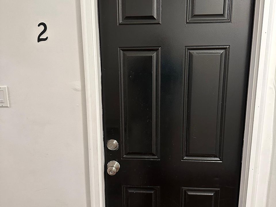 1st image of 1947 W Erie Ave Floor 2