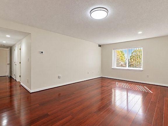 3rd image of 321 Place Ln Unit 321