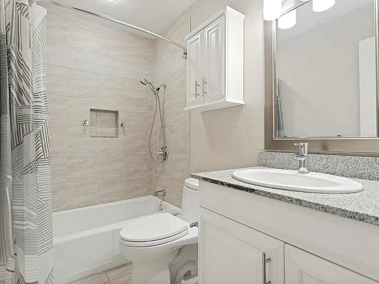 2117 Oak Brook Dr — Photo 10