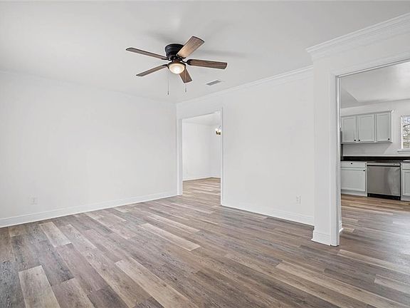 2nd image of 6561 Apache Run