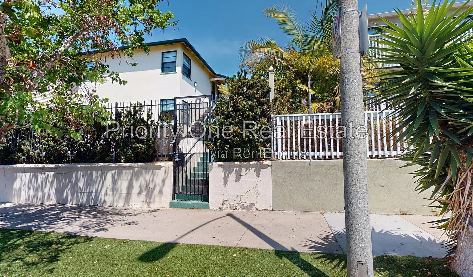 2 bed, 1.0 bath, 660 sqft, $2,200 — Photo 2