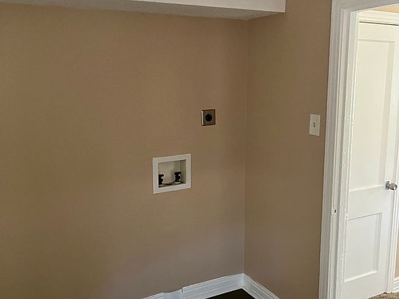 4th image of 632 W Neely St #632