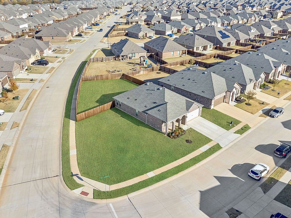 1st image of 3260 Hunters Glen Dr