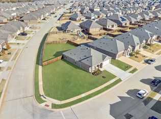 3260 Hunters Glen Dr, Aubrey, TX 76227