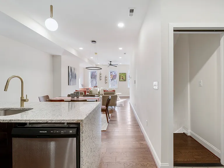 320 E Lanvale St #2 — Photo 6