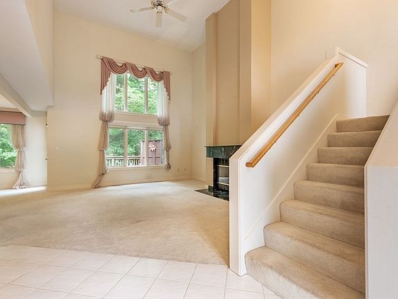 5th image of 6 Cortland Dr #6