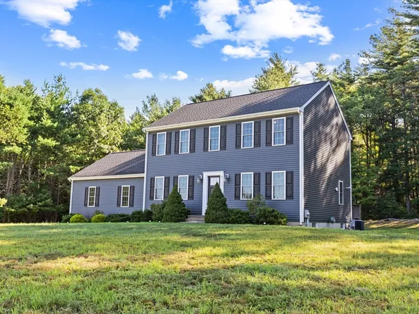 9 Shamrock Ln, Lakeville, MA 02347
