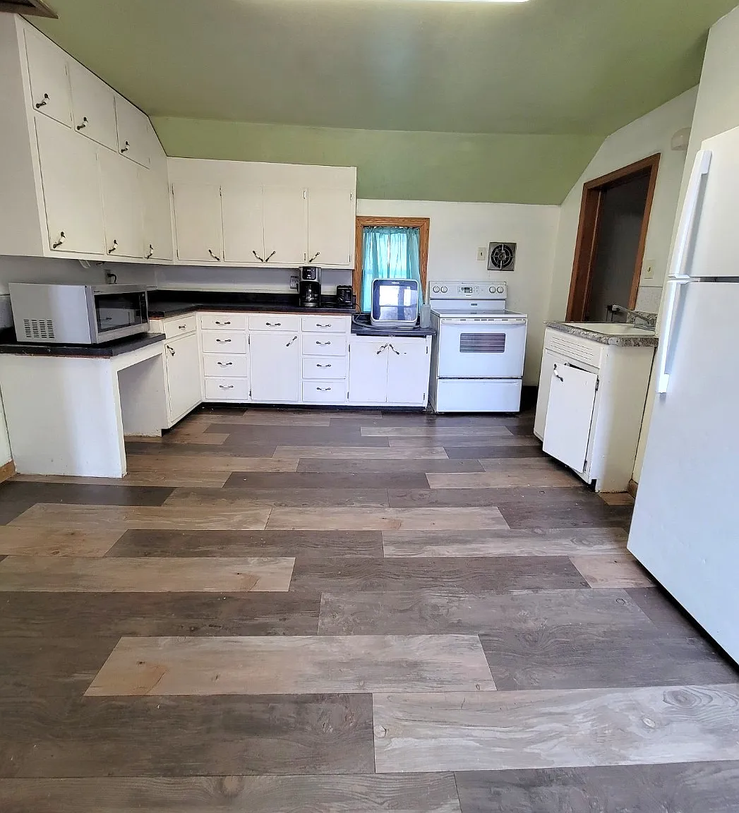 402 N 2nd Ave - 2 — Photo 2