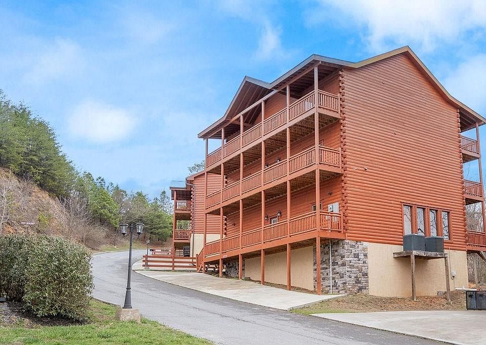 1st image of 2320 Boulder Way