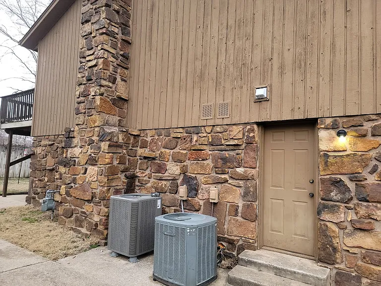 2408 W Boston St — Photo 18