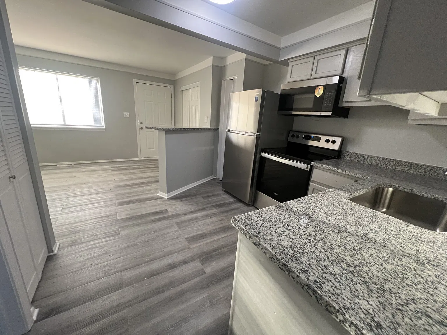 1 bed, 600 sqft, $925 — Photo 4
