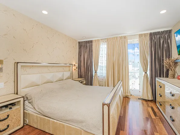 3116 Emmons Avenue image 9 of 26