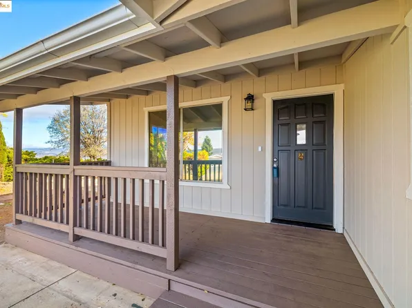 3571 Signal Hill Trl, Copperopolis, CA 95228