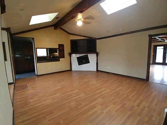 3rd image of 2631 Red River St