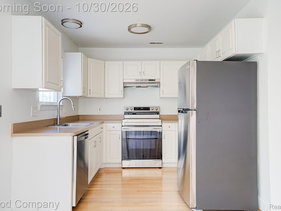 1322 S Main St, photo 14