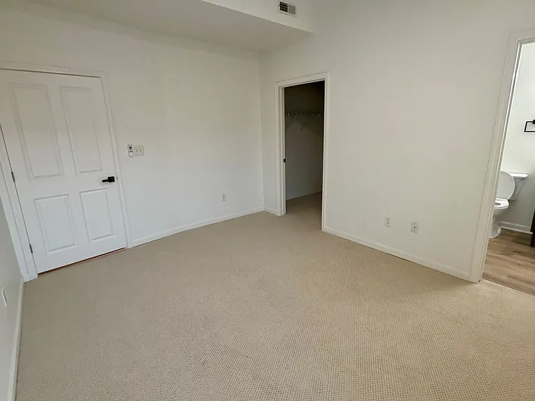 10639 Meeting St #401 — Photo 6
