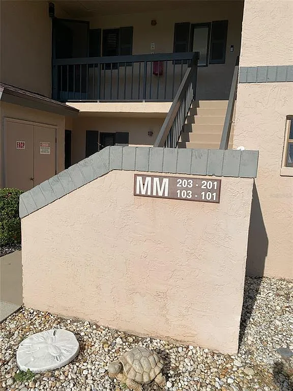 2 bed, 2.0 bath, 838 sqft, $1,400 — Photo 1