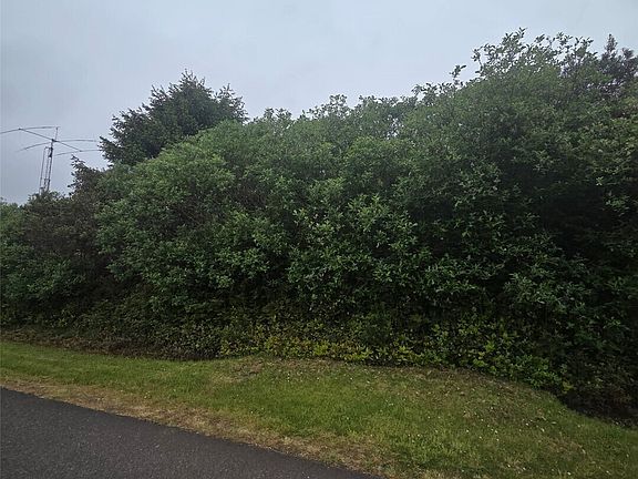 4th image of 392 S Wynoochee Drive SW