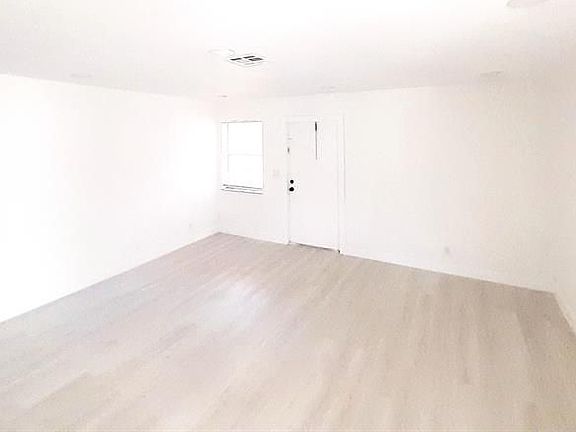3rd image of 4870 Badger Ave
