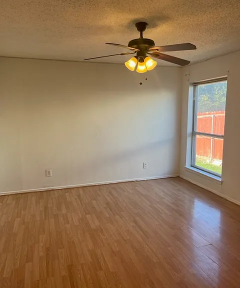 1211 Brush Creek Dr — Photo 24
