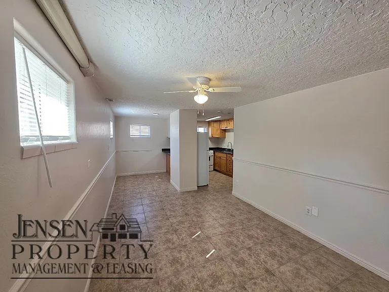 461 Diagonal St — Photo 6