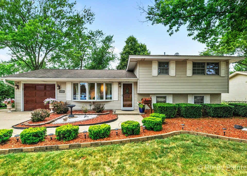 1st image of 1128 S Braintree Dr